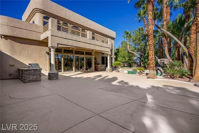 Building Photo - 1008 Trophy Hills Dr