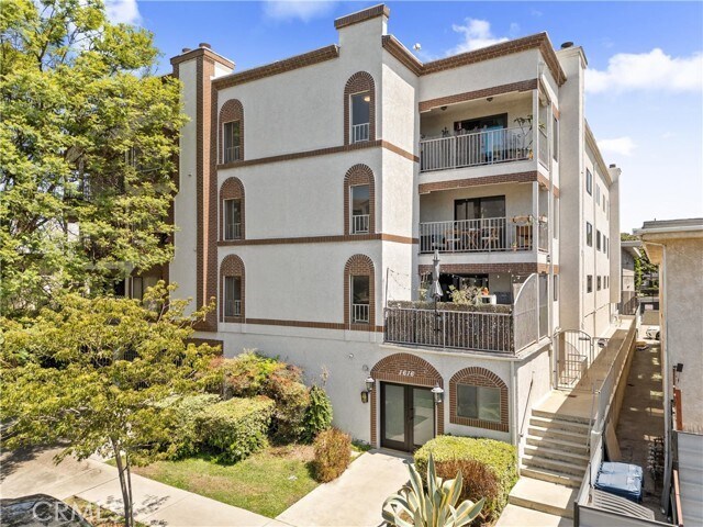 Building Photo - 1616 Granville Ave
