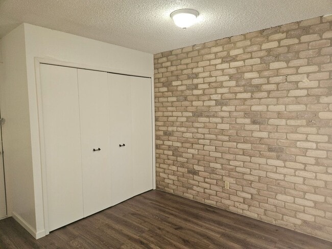 Building Photo - 6823 Grass Valley Dr