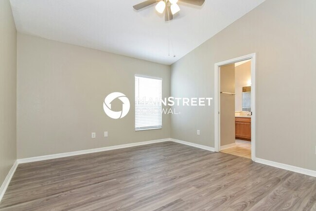 Building Photo - 4 Bedroom Pet-Friendly Home in Valrico, FL with Main Street Renewal