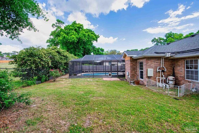 Building Photo - 8731 Thunderbird Dr