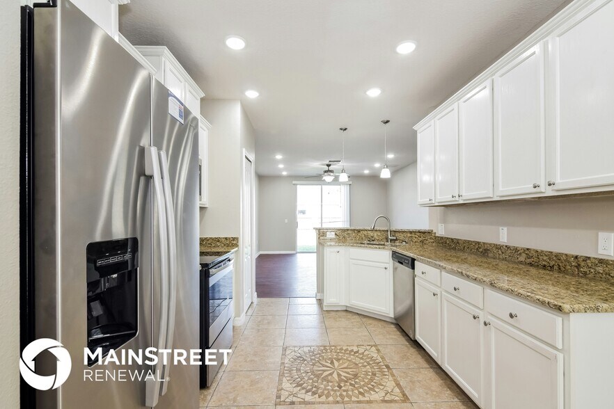 Building Photo - 6823 Glenbrook Dr
