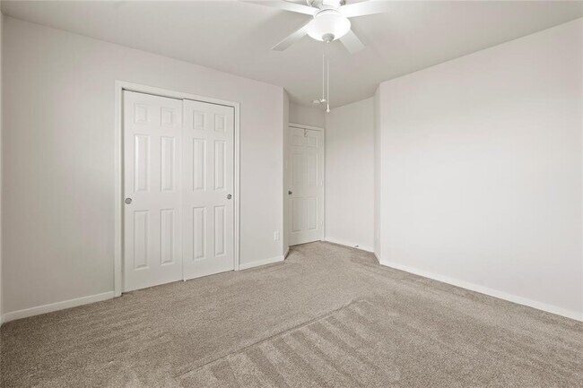 Building Photo - 8243 Mandalay Bay Dr