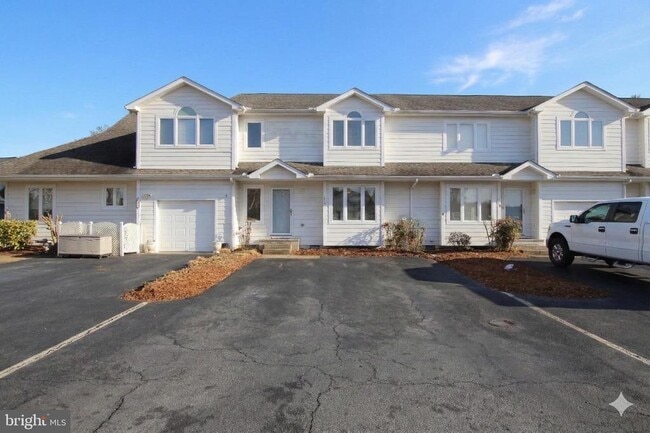 Building Photo - 117 Lakeside Dr