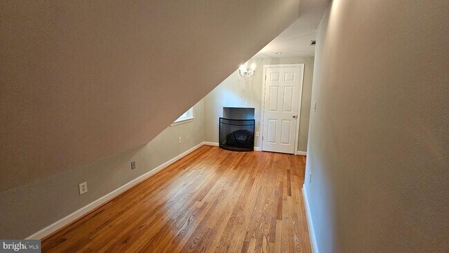 Building Photo - 4021 Laurel Rd