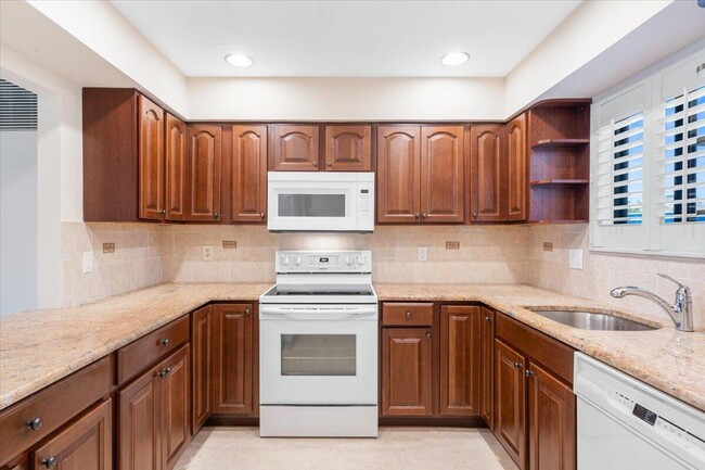 Building Photo - 1630 Seaway Dr