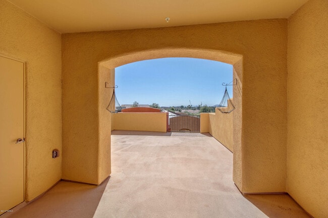 Building Photo - 2418 E Blue Diamond Dr