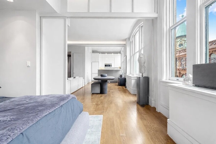 Building Photo - 640 Broadway