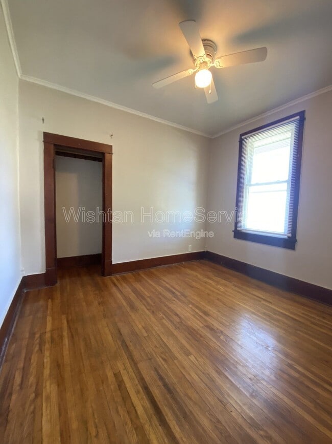 Building Photo - 522 W Murray St