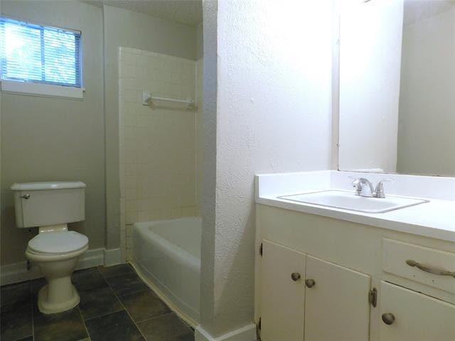 Building Photo - 401 Betchan Dr