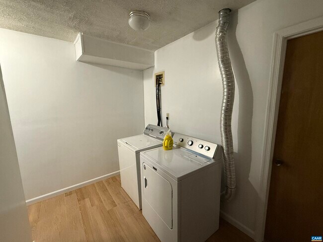 Building Photo - 1664 Redington Ln