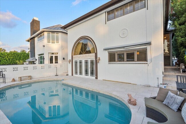 Building Photo - 1421 Ponce de Leon Dr