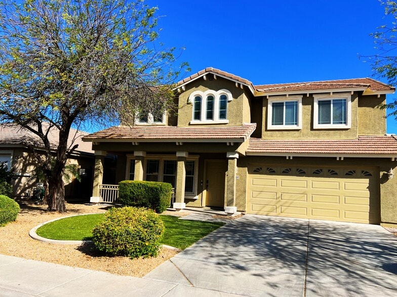 Curb Appeal - 17464 W Caribbean Ln