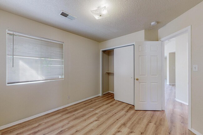 Building Photo - 3473 Martin Meadows Dr NE