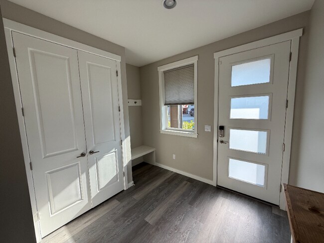 Building Photo - 17749 26th Dr NE