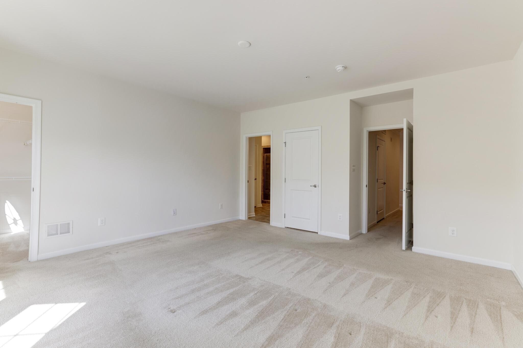 Building Photo - 13643 Air and Space Museum Pky