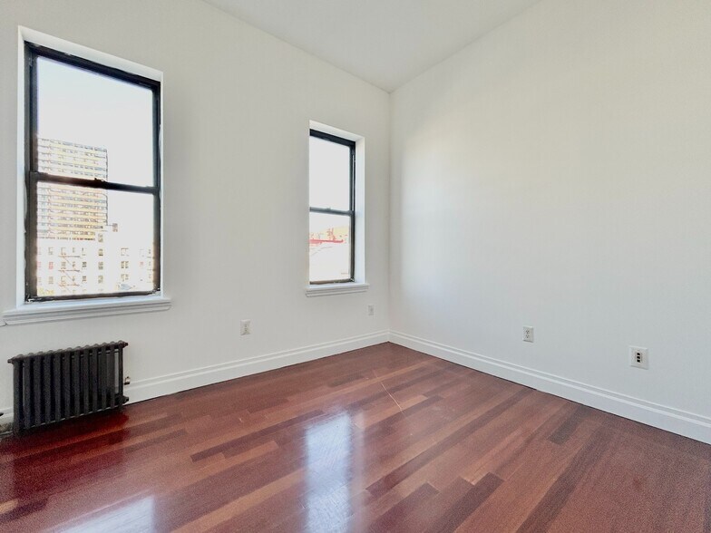 Building Photo - 607 W 137th St