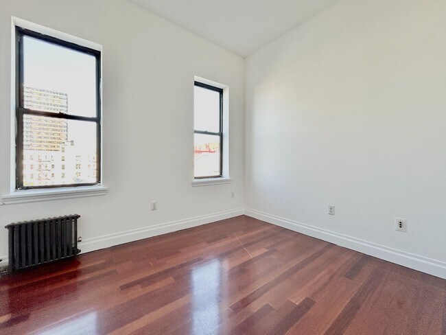 Building Photo - 607 W 137th St