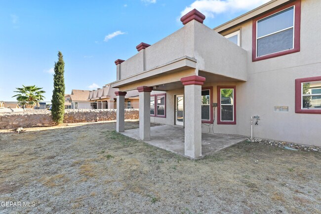 Building Photo - 11236 Northview Dr