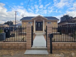 Building Photo - 10558 Langmuir Ave