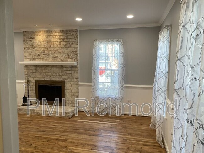 Building Photo - 9007 Covewood Rd