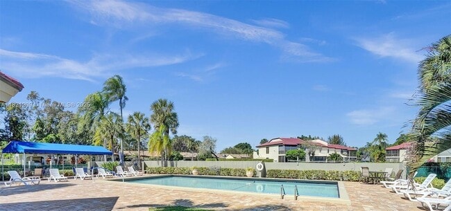 Building Photo - 8511 Casa Del Lago