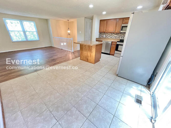 Building Photo - 3324 Rollingwood Dr