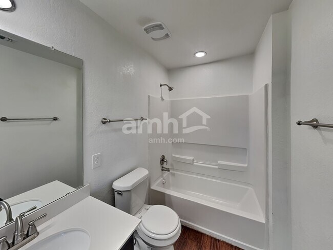 Building Photo - 3942 Legend Pond