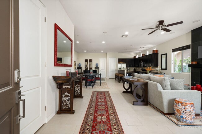 Building Photo - 53385 Avenida Mendoza