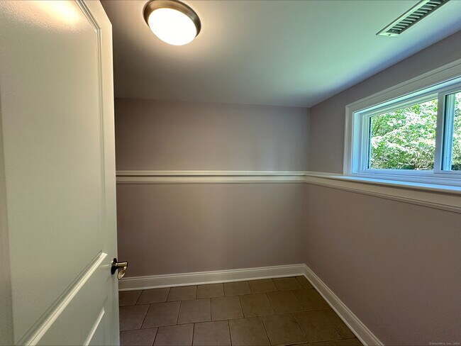 Building Photo - 269 Purdy Hill Rd