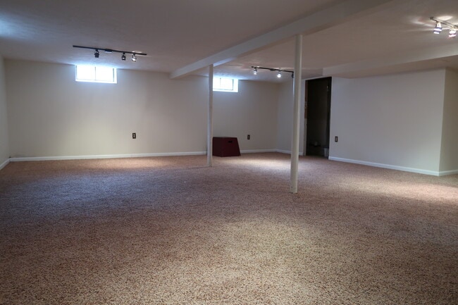 Building Photo - 3044 Kalamazoo Ave SE