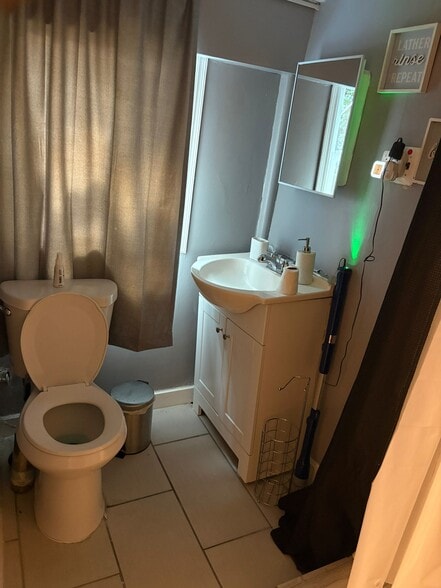 Building Photo - 127 Wilmington Pl SE