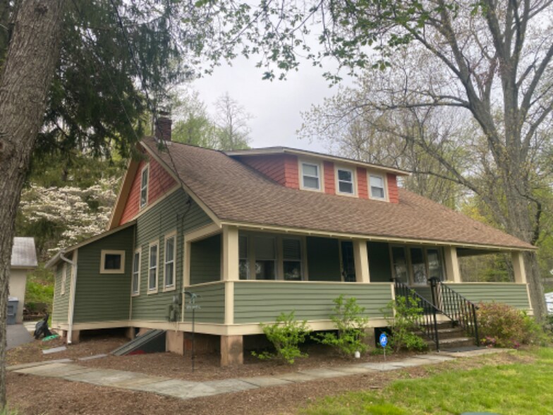 Building Photo - 137 Mountain Ave