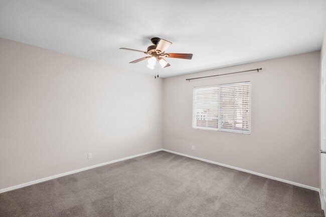 Building Photo - 42028 Pine Needle St