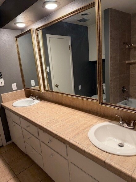 Building Photo - 1402 W Pecan Ave