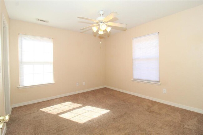 Building Photo - 2581 Bowman Dr