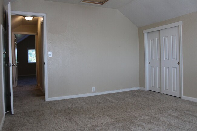 Building Photo - 9100 Castlebar Way