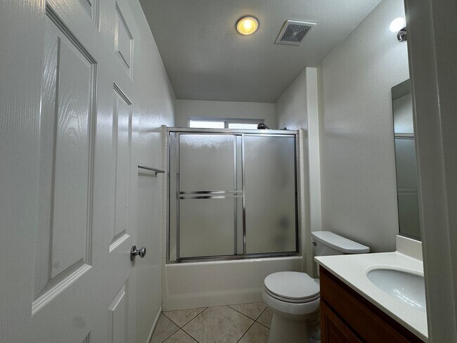 Building Photo - Spacious 4 bedroom in Murrieta for rent!