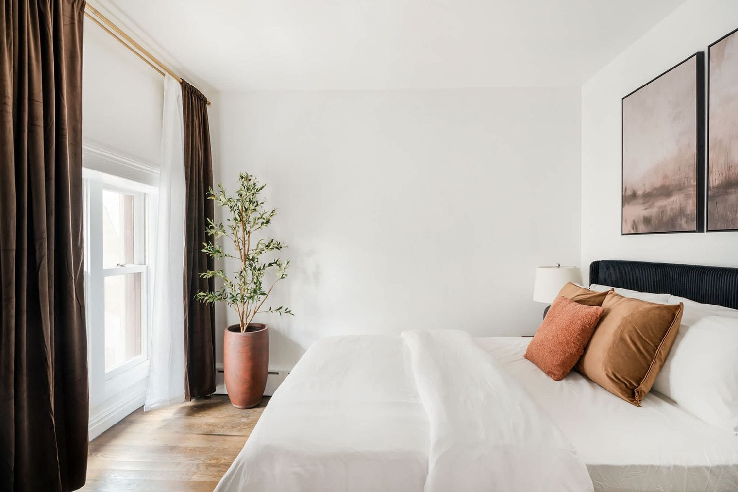 Building Photo - 10 5th Ave