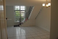 Building Photo - 10907 N Kendall Dr