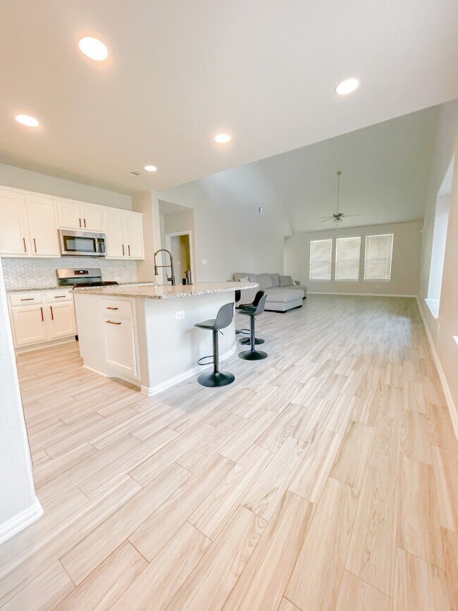 Building Photo - 21130 American Yellowwood Pl
