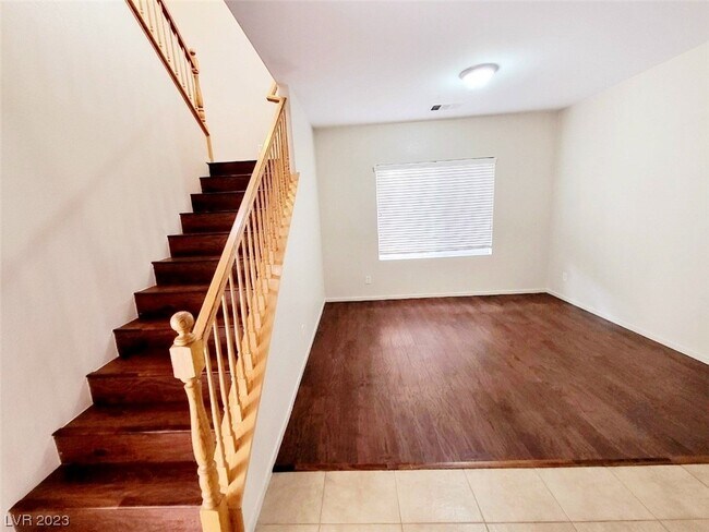Building Photo - 11240 Woodland Violet Ave