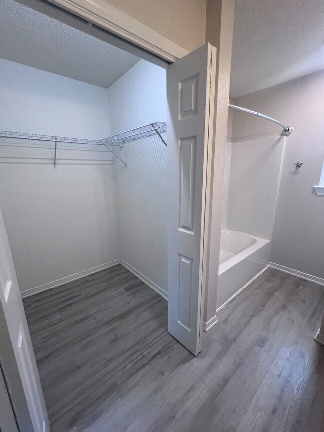 Building Photo - 384 Pristine Water Ln