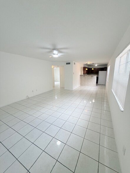 Building Photo - 1020 N 18th Ct