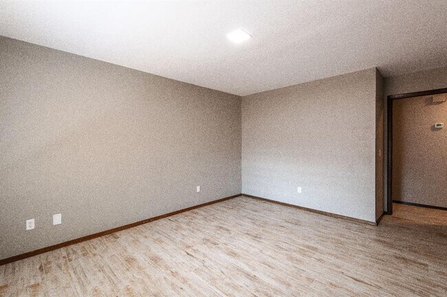 Building Photo - 1425 Venus Cir