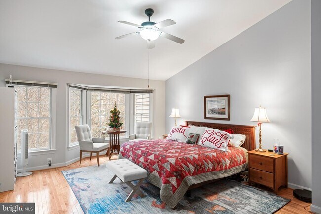 Building Photo - 150 Rees Pl