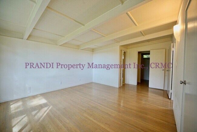 Building Photo - "Spacious 4-Bedroom Oasis with 3 Full Bath...