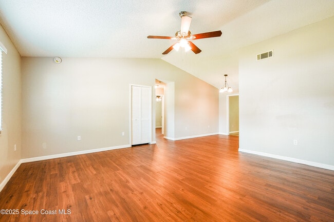 Building Photo - 6730 Bermuda Ave