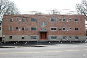 Building Photo - Larchmont Terrace