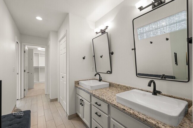 Building Photo - 11519 Discovery Park Dr